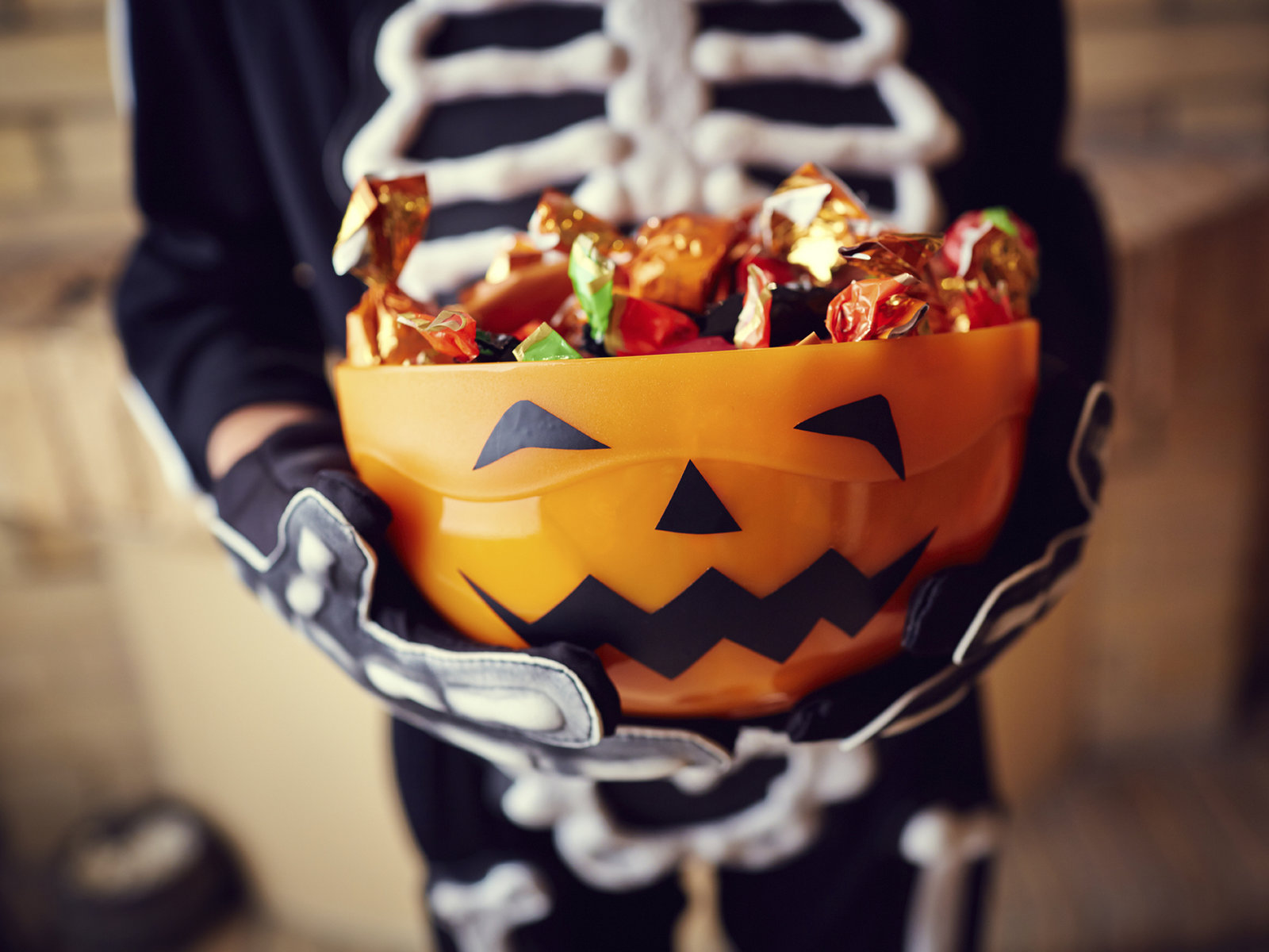 Dulces de Halloween: ¡mejor a salvo y sin | FoodSafety.gov